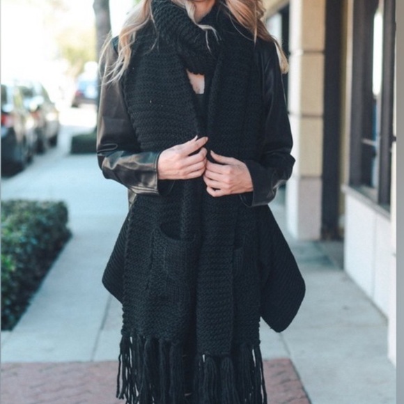 21. COST 🛑LAST 1! Long Fringe Scarf Black Bohemian Oversized Neck Warmer - Picture 3 of 3